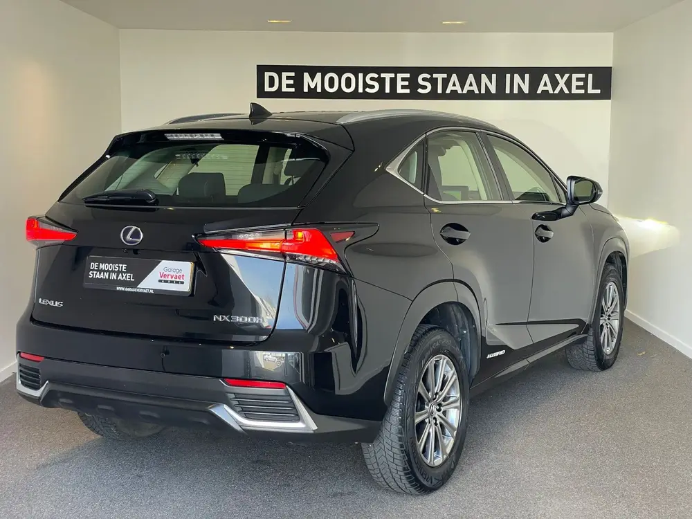 Lexus NX 300h AWD Business Line uit 2020, foto 3