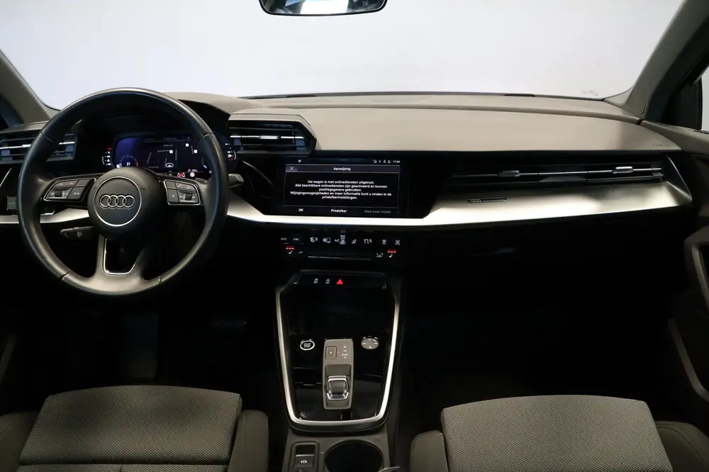 Audi A3 35 TFSI Sport Business uit 2021, foto 3