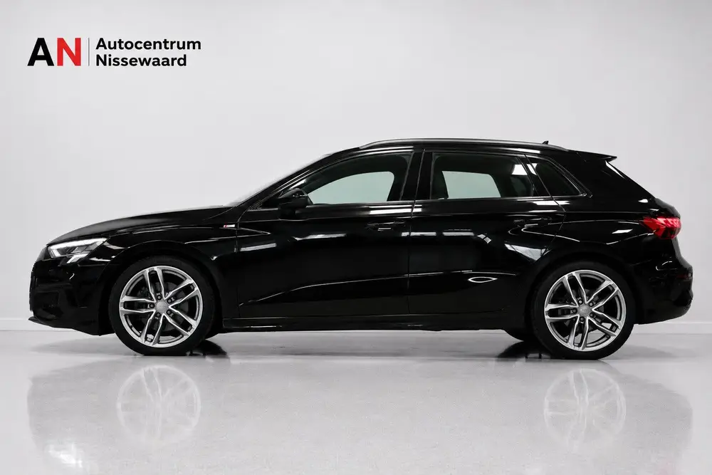 Audi A3 35 TFSI Sport Business uit 2021, foto 7