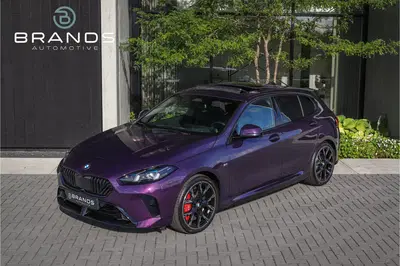 BMW 1-serie 120i M Sport Edition Pano 360 cam Massage uit 2025