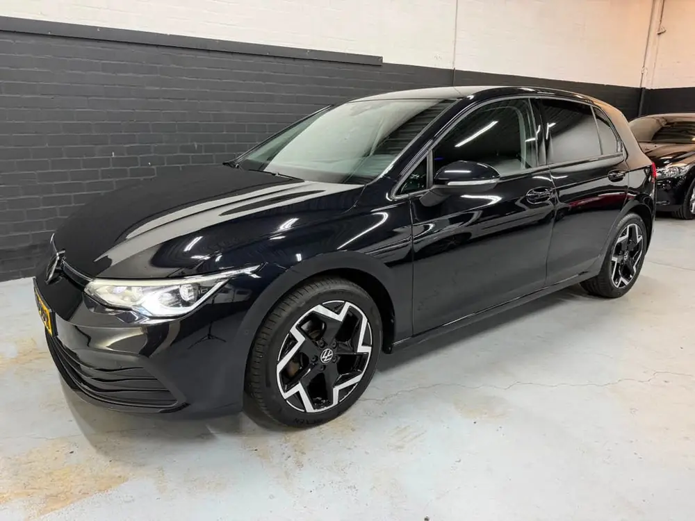 Volkswagen Golf 8 1.5 eTSI DSG IQ CAMERA VEEL OPTIES! uit 2020