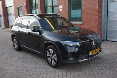 Mercedes-Benz EQB 350 4MATIC 67 kWh PANO 360 FACELIFT uit 2024