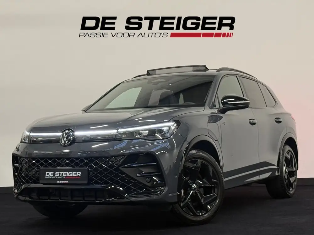 Volkswagen Tiguan 1.5 eHybrid R-Line Black Style Pano 360 Ma uit 2024