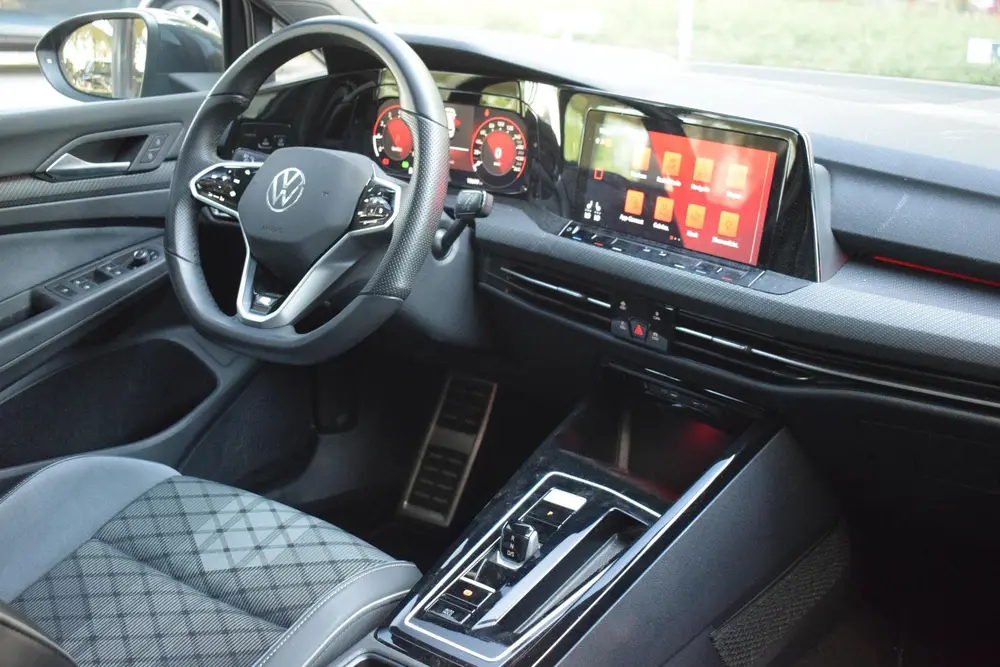 Volkswagen Golf 1.5 eTSI R-Line DSG CARPLAY|ADAPTIVE|SFEER|1 uit 2024, foto 20