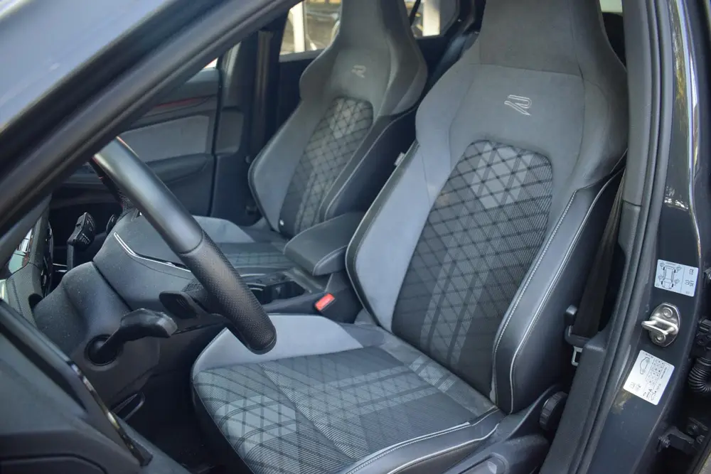 Volkswagen Golf 1.5 eTSI R-Line DSG CARPLAY|ADAPTIVE|SFEER|1 uit 2024, foto 4