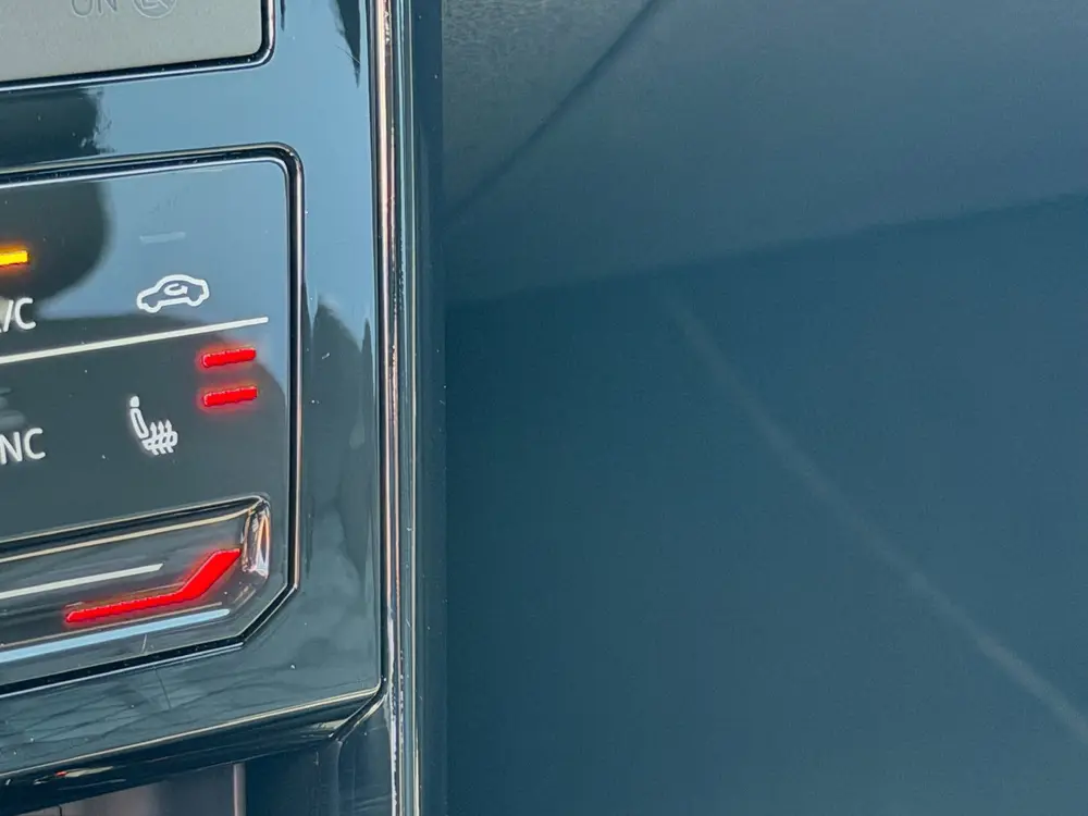 Volkswagen T-Cross 1.5 TSI 150pk DSG R-Line | Camera | Trekh uit 2025, foto 18