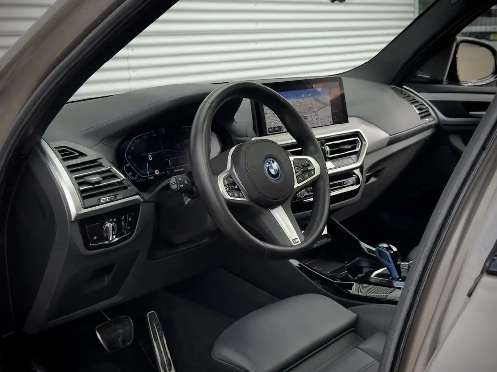 BMW iX3 uit 2022, foto 6