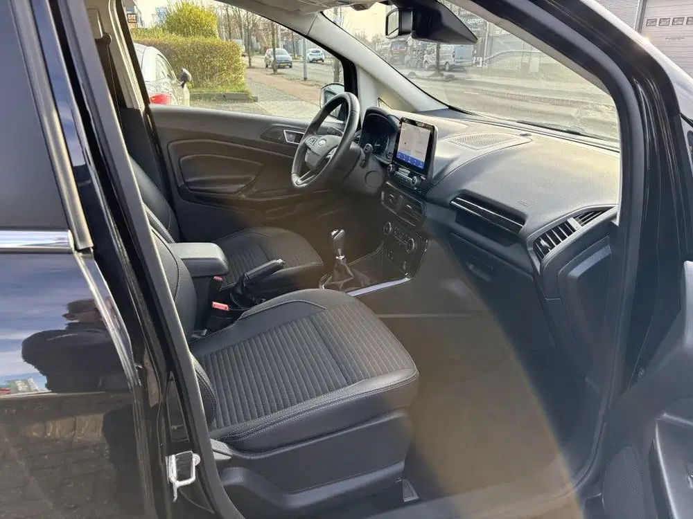 Ford EcoSport 1.0 EcoBoost Titanium (bj 2022) uit 2022, foto 18