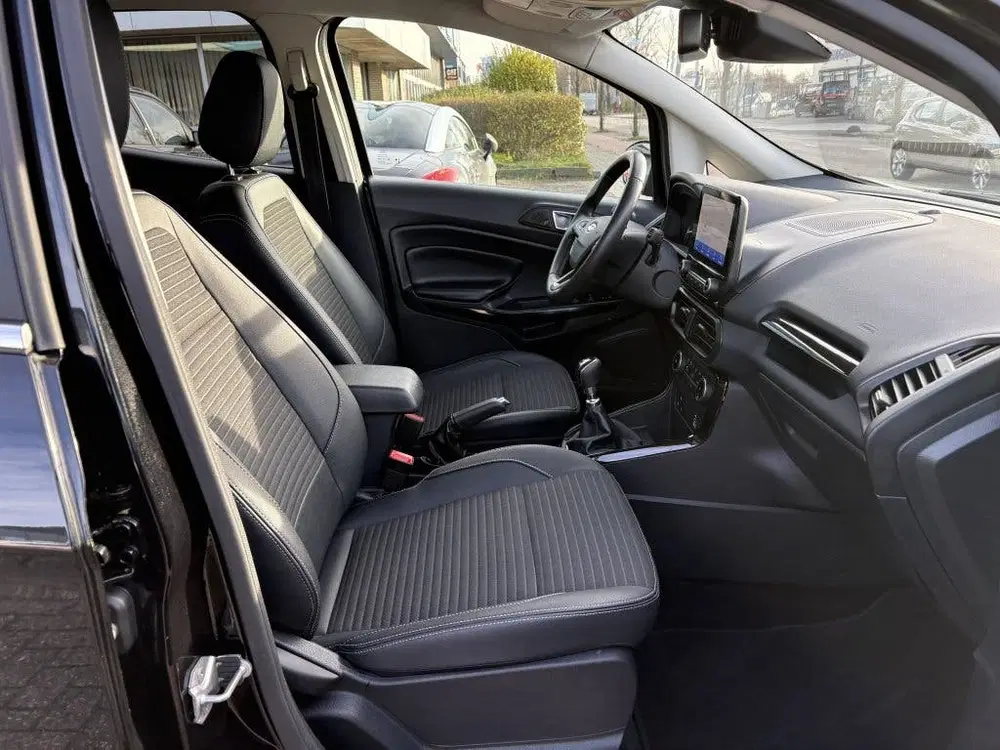 Ford EcoSport 1.0 EcoBoost Titanium (bj 2022) uit 2022, foto 19