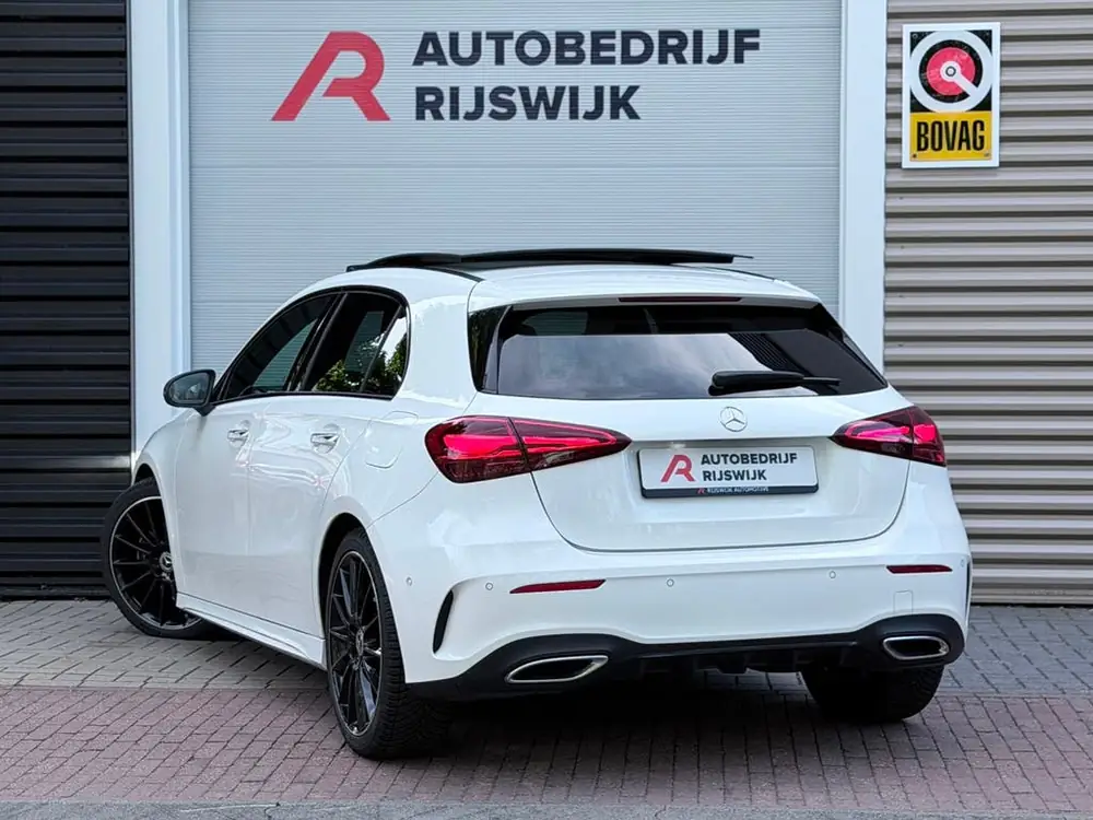 Mercedes-Benz A-Klasse 180 AMG Night Edition Pano/Camera/Sfe uit 2024, foto 3