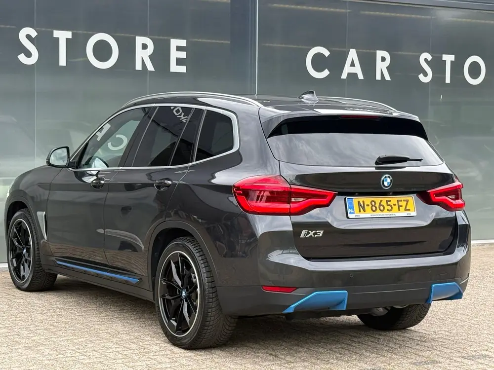 BMW iX3 High Executive 80 kWh 98% SOH Pano uit 2021, foto 2