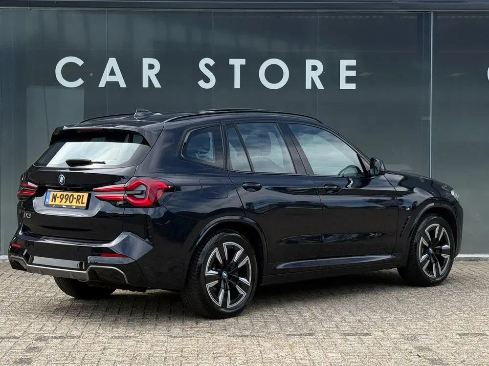 BMW iX3 Executive 80 kWh 98% SOH Shadow Line Pano uit 2021, foto 2