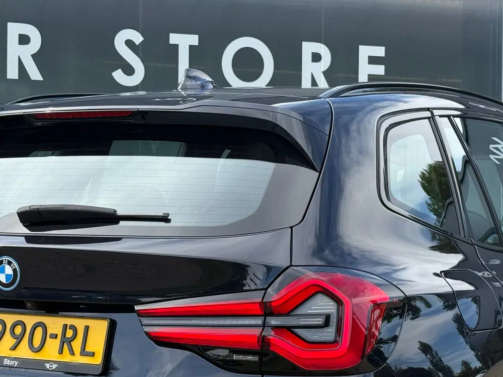 BMW iX3 Executive 80 kWh 98% SOH Shadow Line Pano uit 2021, foto 9