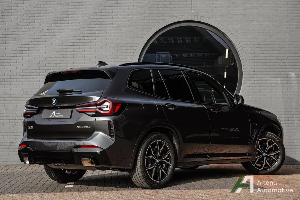 BMW X3 xDrive30e M-sport uit 2022, foto 2