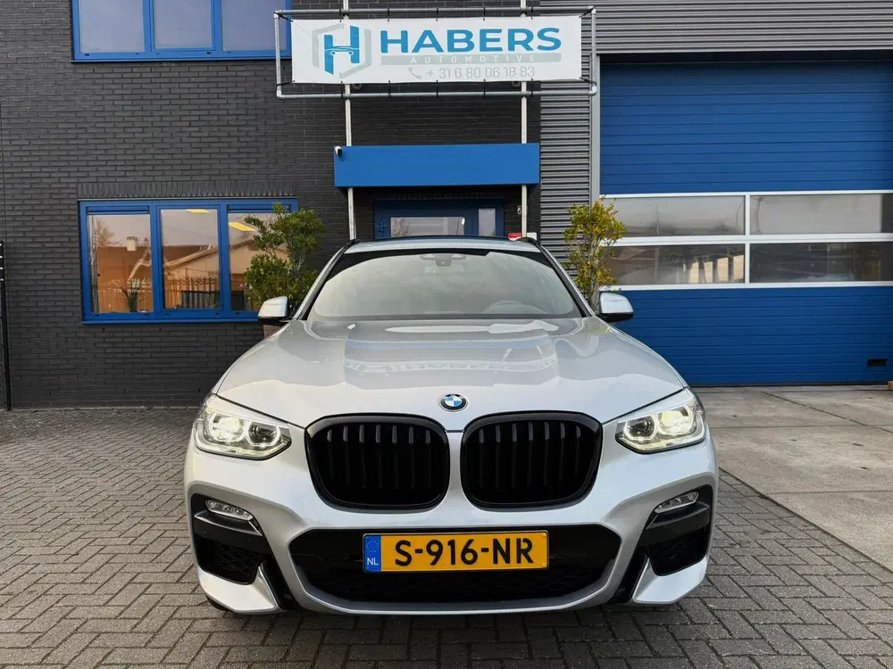 BMW X3 XDrive30i High Executive 252PK uit 2019, foto 2