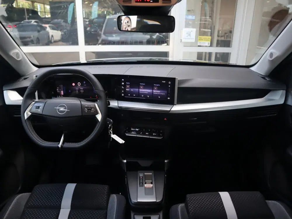 Opel Frontera Edition 44kWh 113pk uit 2025, foto 6