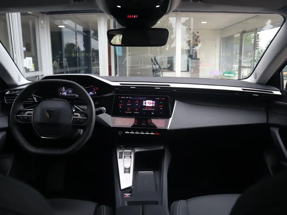 Peugeot 408 Allure Pack PureTech 130PK EAT8 Automaat uit 2023, foto 5