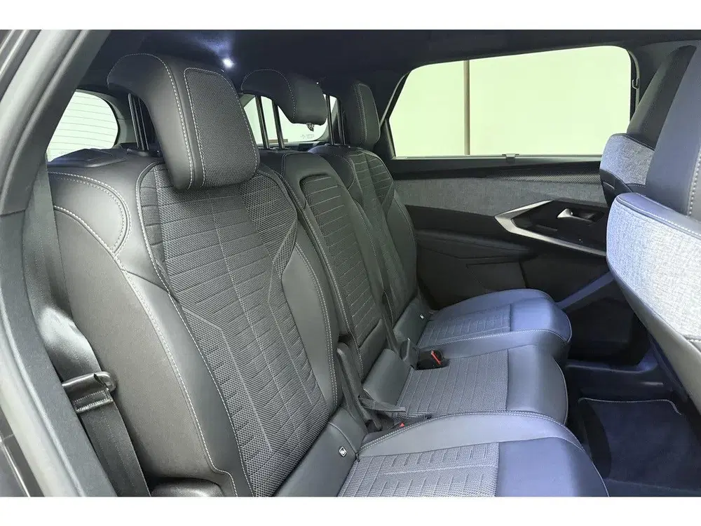 Peugeot 5008 1.2 Hybrid 145 GT 7p uit 2025, foto 18