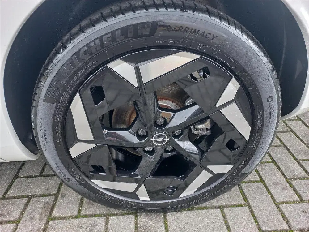 Opel Grandland 1.6T Hybrid4 300pk 4x4 Automaat GSE uit 2023, foto 11
