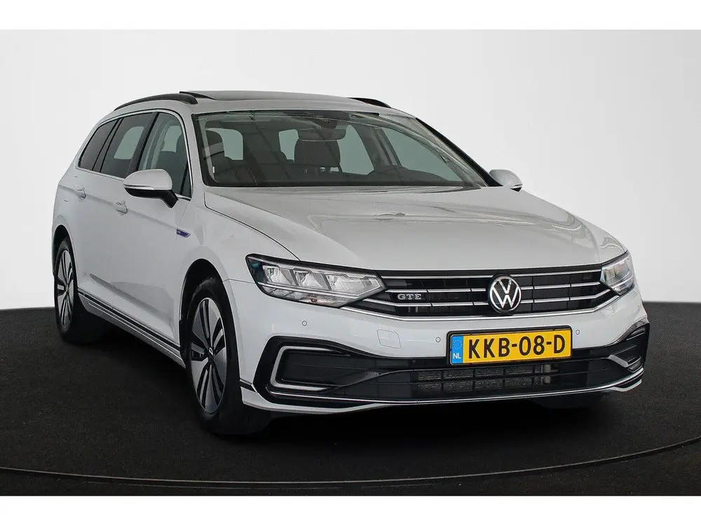 Volkswagen Passat Variant 1.4 TSI PHEV GTE (bj 2022) uit 2022, foto 2