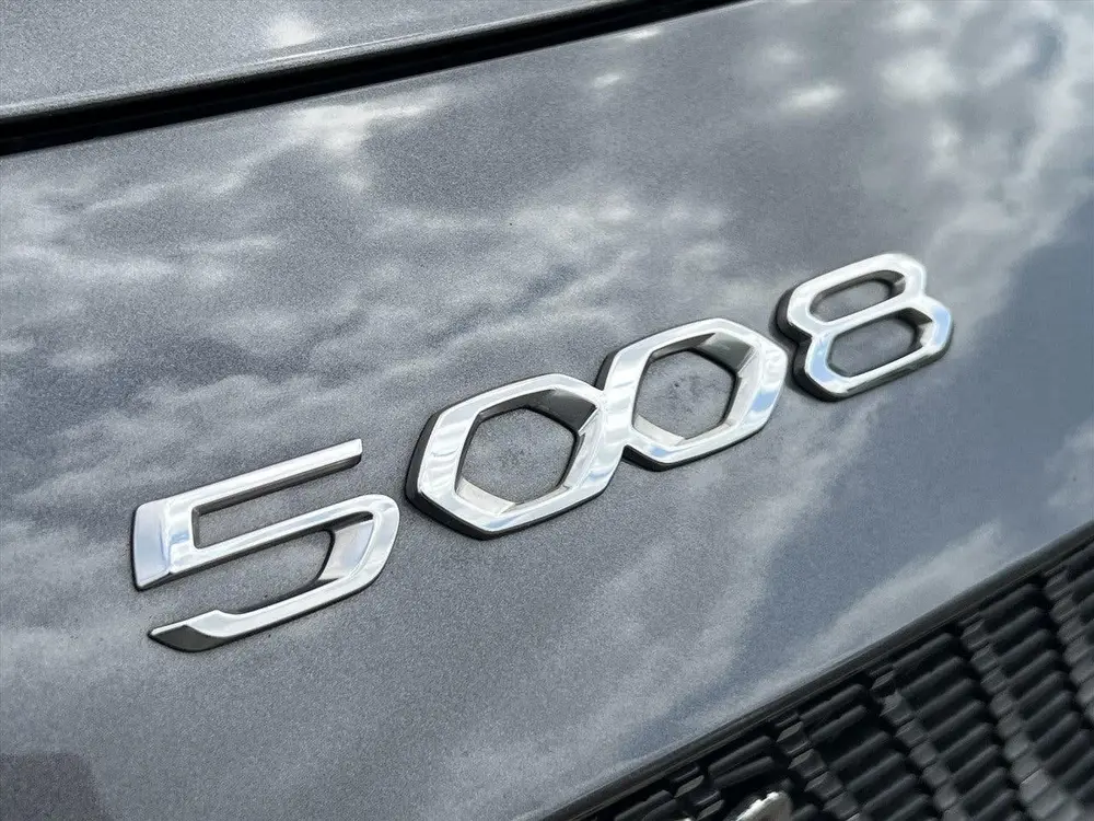 Peugeot 5008 uit 2023, foto 11