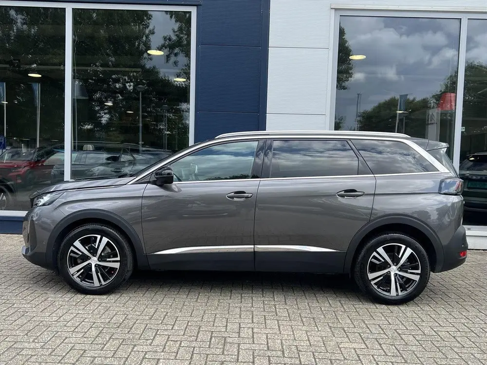 Peugeot 5008 uit 2023, foto 8