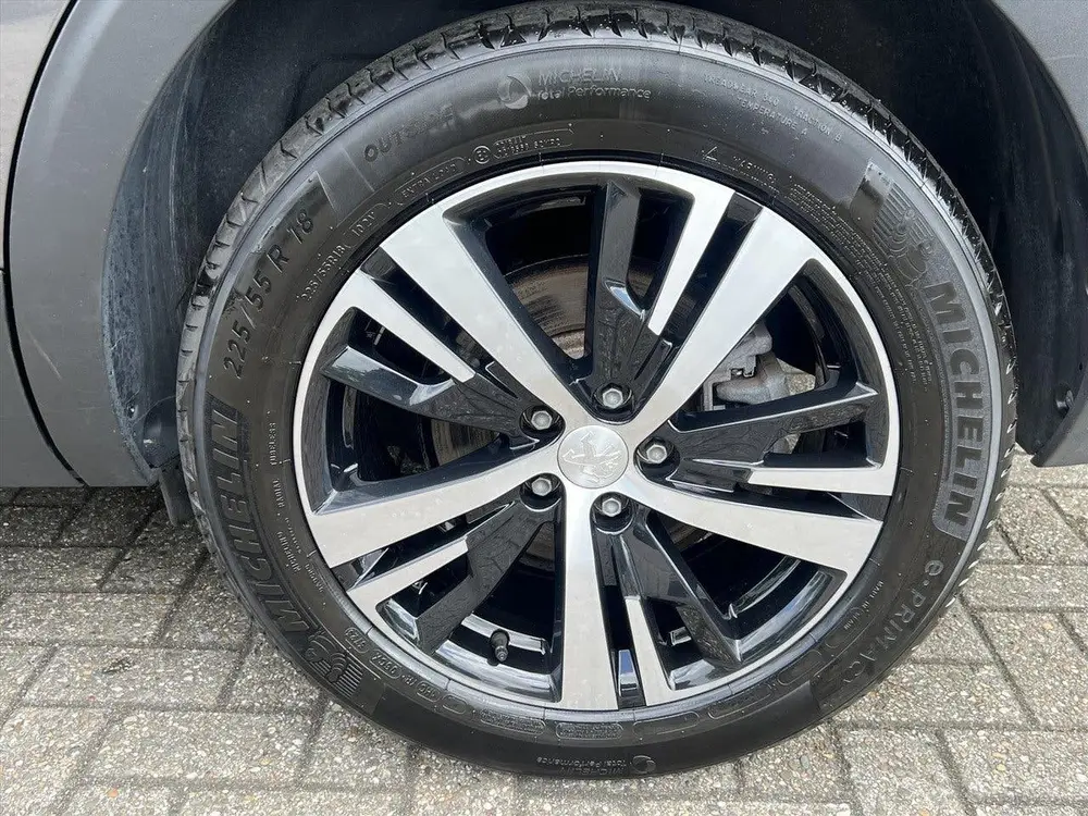 Peugeot 5008 uit 2023, foto 9
