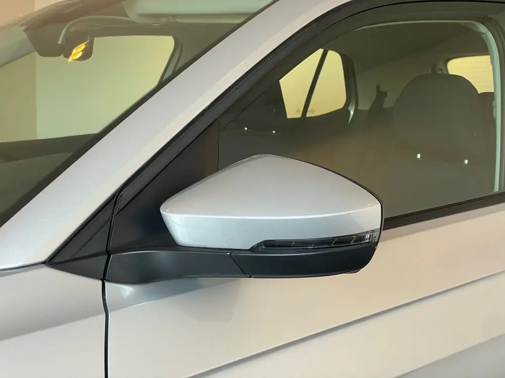 Volkswagen T-Cross 1.0 TSI Life uit 2023, foto 5