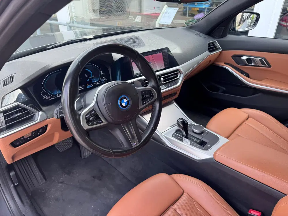 BMW 3-serie 320e Business Edition Plus uit 2022, foto 8