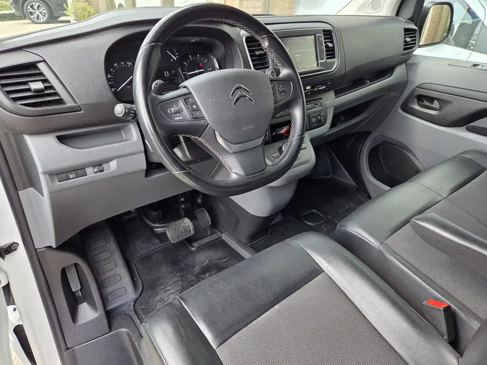 Opel Vivaro uit 2021, foto 13