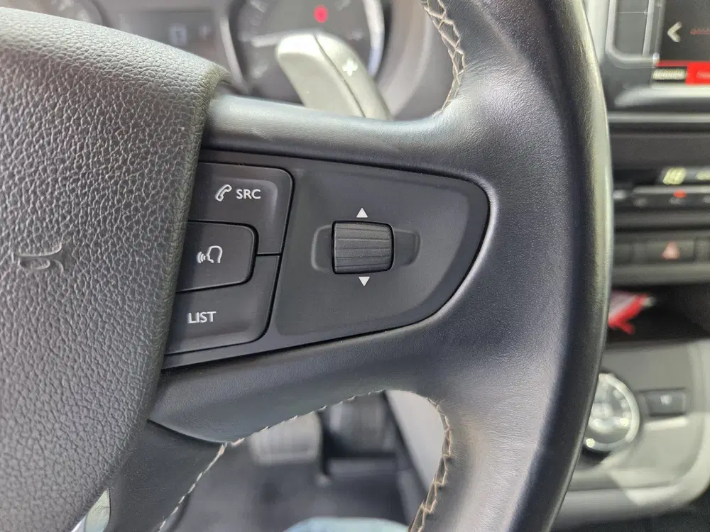 Opel Vivaro uit 2021, foto 14