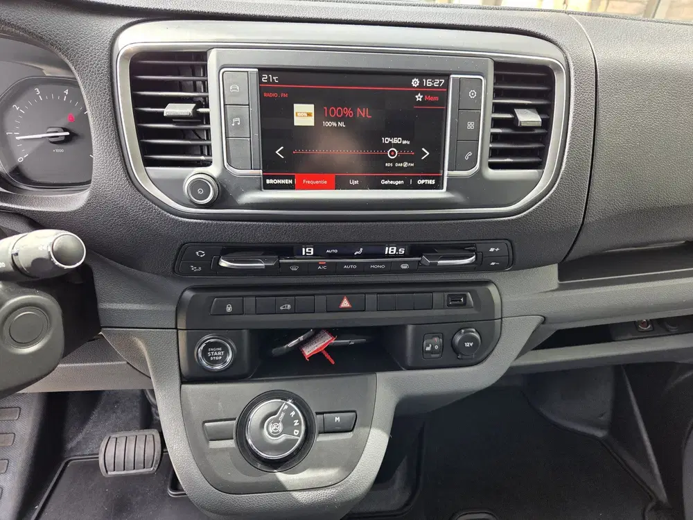 Opel Vivaro uit 2021, foto 15