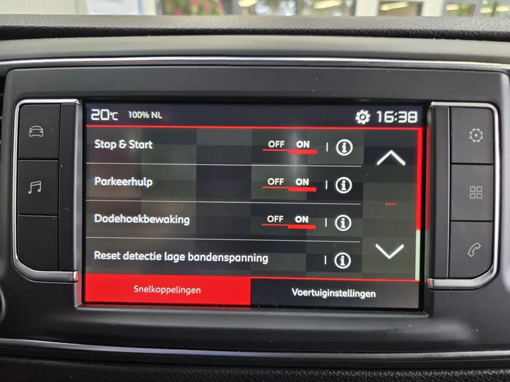 Opel Vivaro uit 2021, foto 17