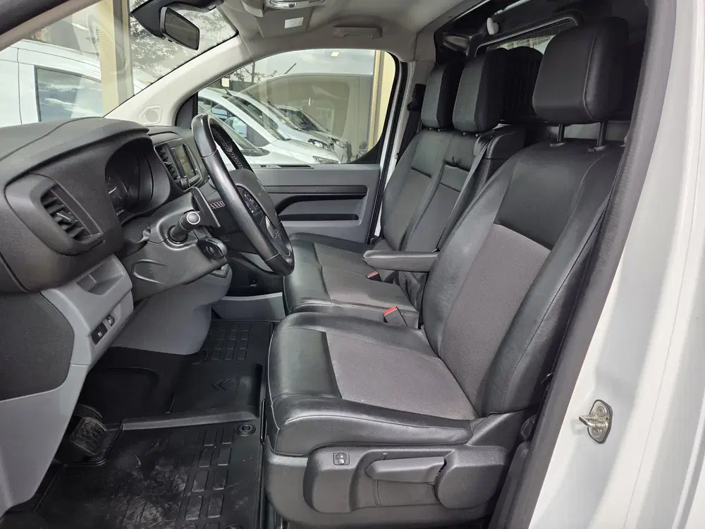 Opel Vivaro uit 2021, foto 8