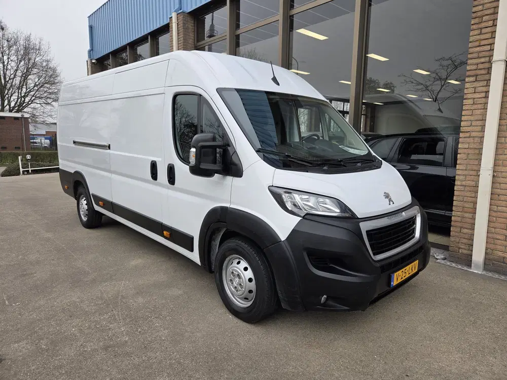 Peugeot Boxer 2.2 BlueHDI 140Pk L4H2 Airco Navi PDC Crui uit 2022, foto 10