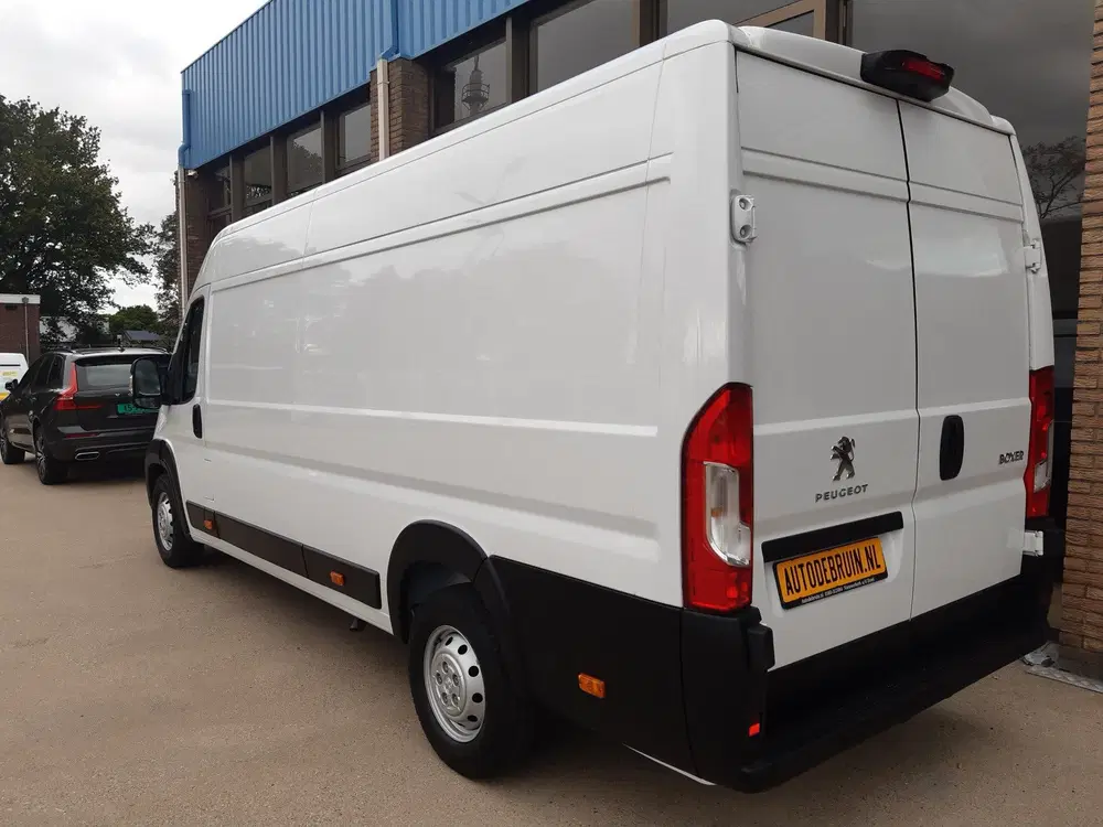 Peugeot Boxer 2.2 BlueHDI 140Pk L4H2 Airco Navi PDC Crui uit 2022, foto 4