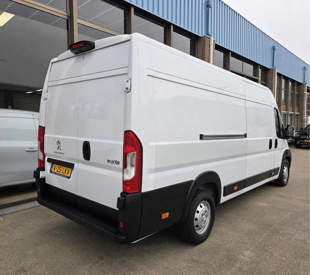 Peugeot Boxer 2.2 BlueHDI 140Pk L4H2 Airco Navi PDC Crui uit 2022, foto 8
