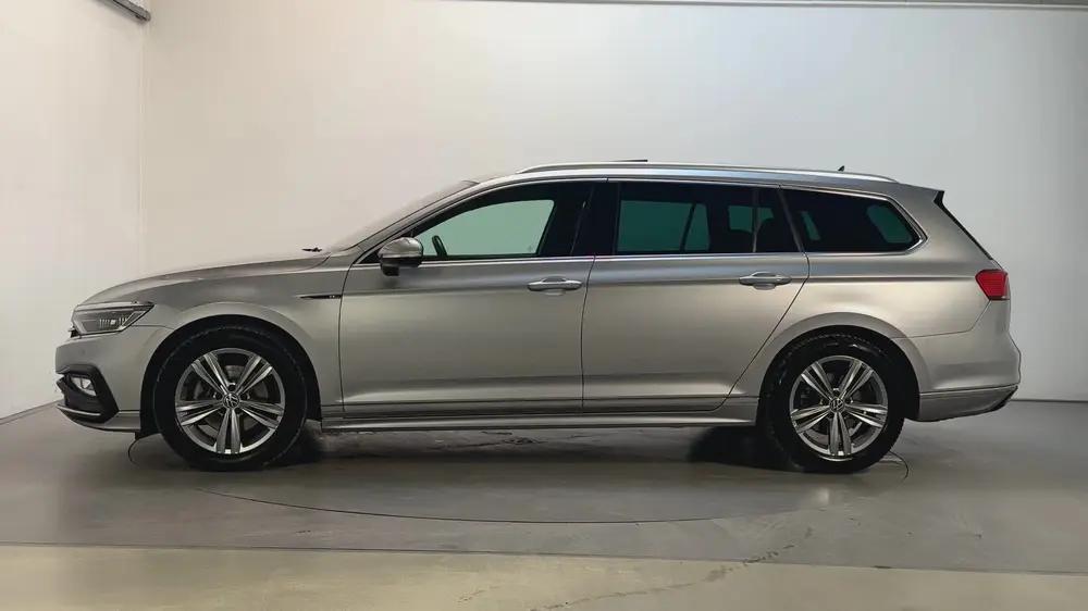 Volkswagen Passat Variant 1.5 TSI 150pk DSG R-Line Business uit 2020, foto 14