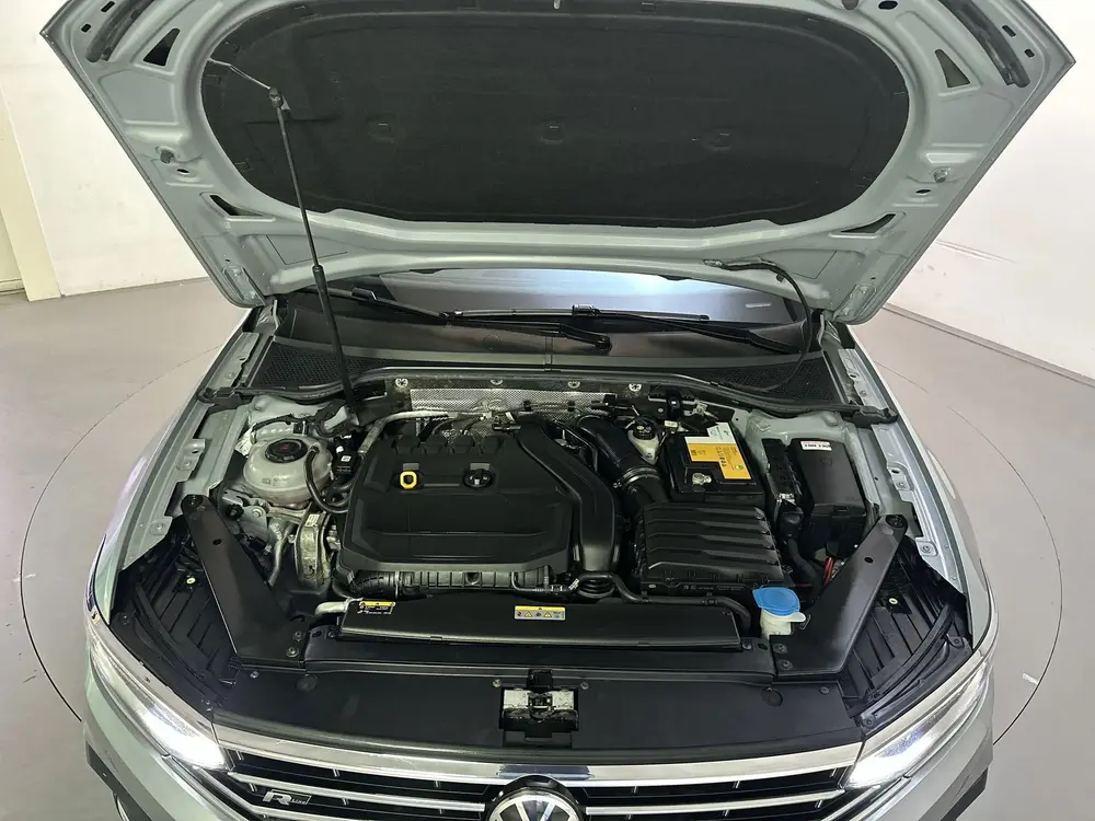Volkswagen Passat Variant 1.5 TSI 150pk DSG R-Line Business uit 2020, foto 17
