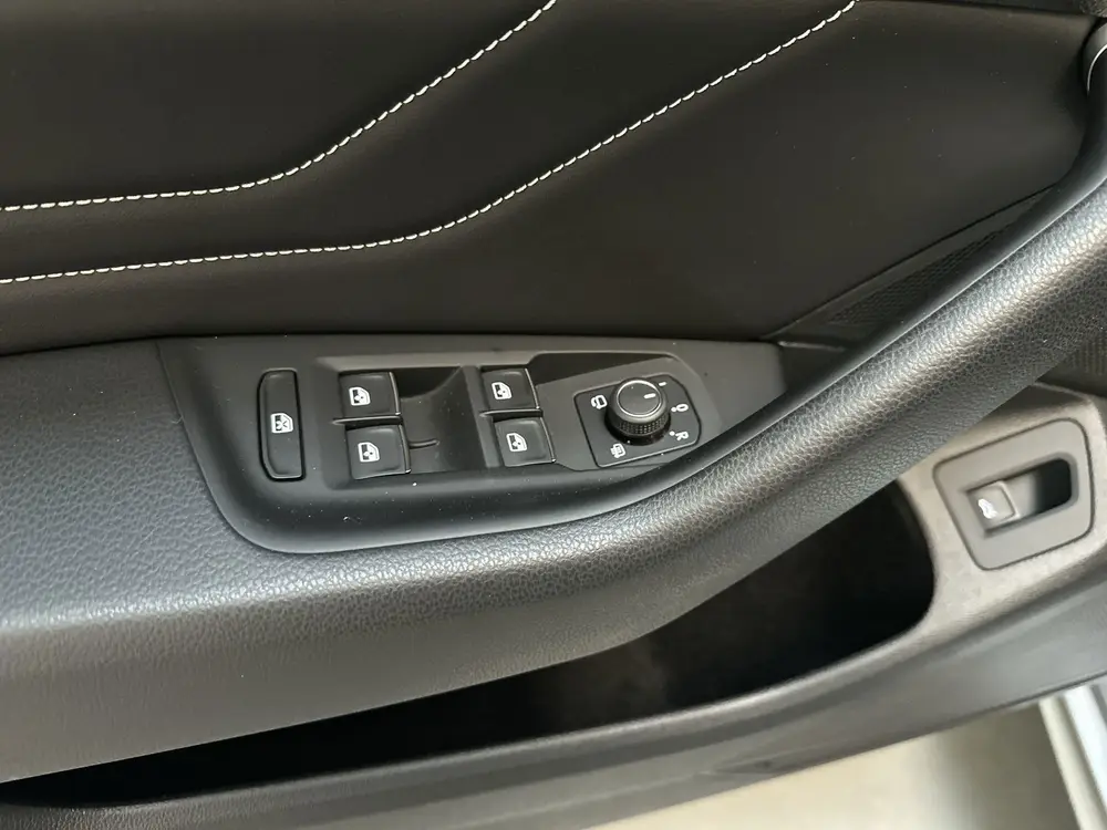 Volkswagen Passat Variant 1.5 TSI 150pk DSG R-Line Business uit 2020, foto 20