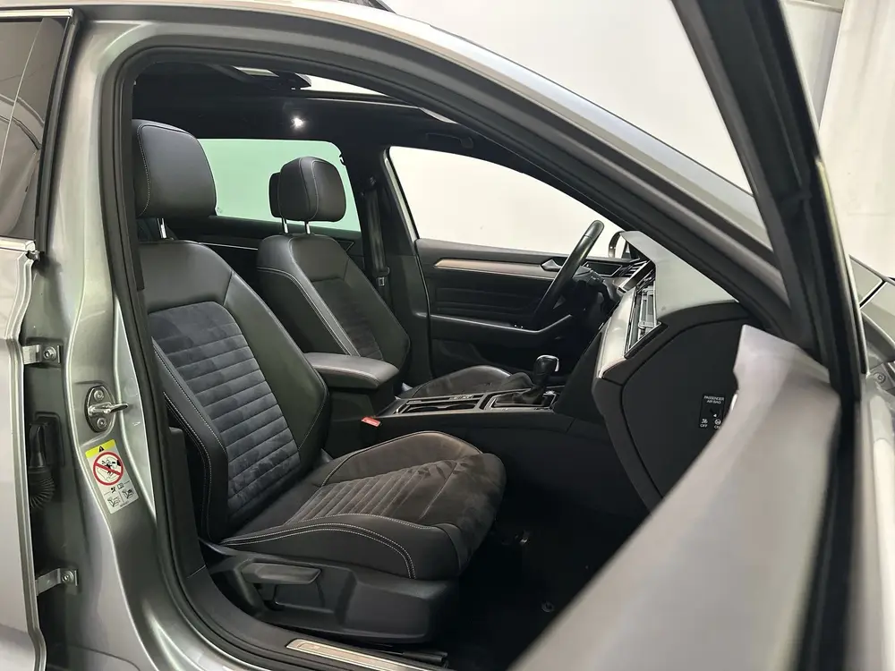Volkswagen Passat Variant 1.5 TSI 150pk DSG R-Line Business uit 2020, foto 5