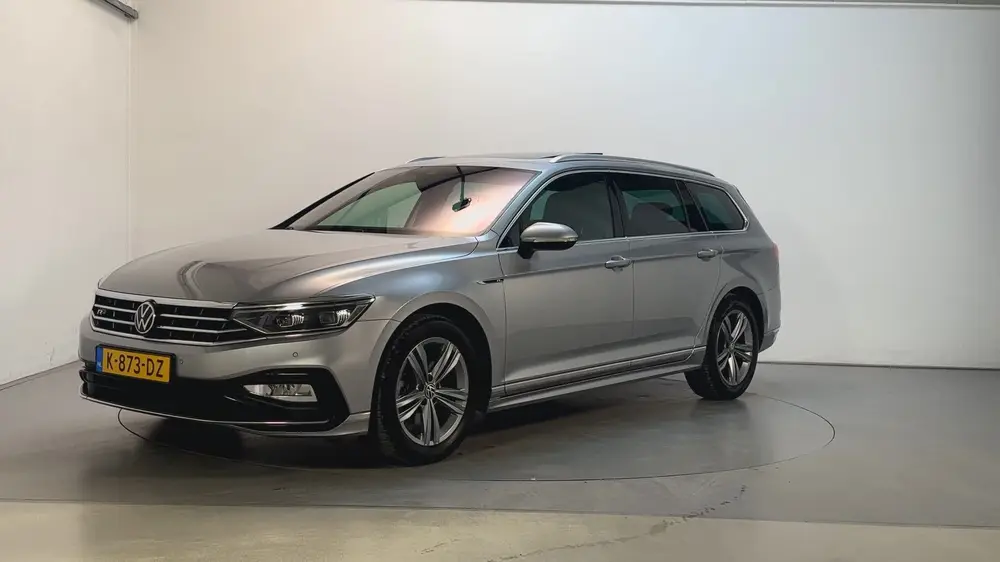 Volkswagen Passat Variant 1.5 TSI 150pk DSG R-Line Business uit 2020, foto 8