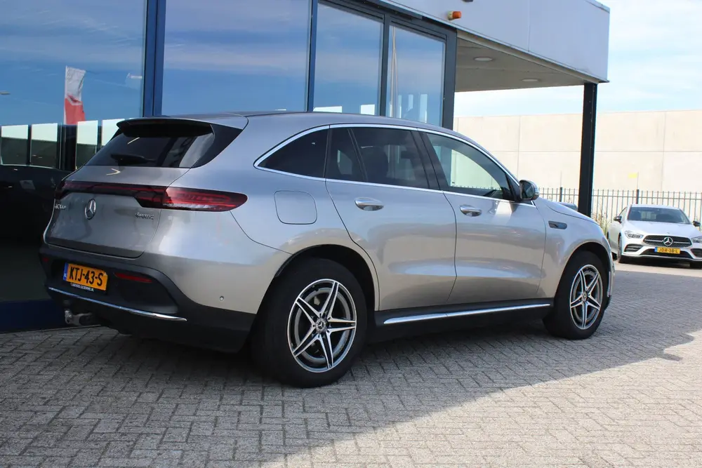 Mercedes-Benz EQC 400 4MATIC 80kWh (SOH 96.70%) AMG LINE KEY uit 2022, foto 4