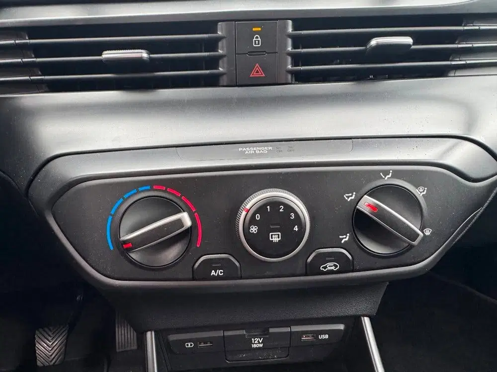 Hyundai i20 1.0 T-GDI Premium Sky uit 2021, foto 14