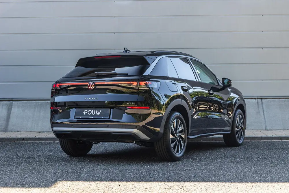 Volkswagen T-Roc 1.5 eTsi 115pk Life First Edition | Climate uit 2026, foto 2