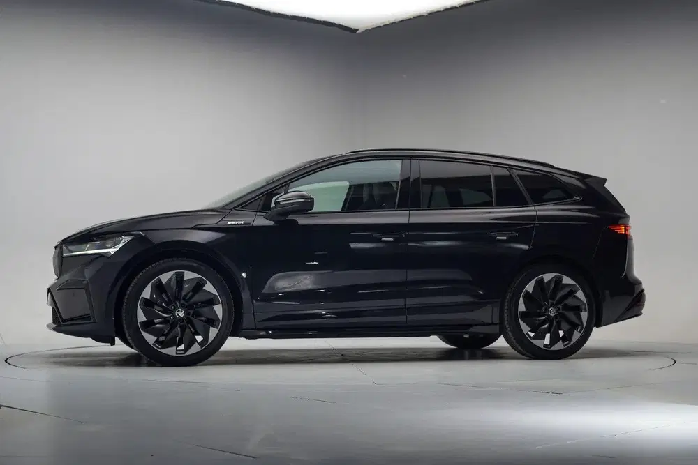 Skoda Enyaq 60 Sportline 3-Fase [ Trekhaak Navi Half-l uit 2021, foto 2
