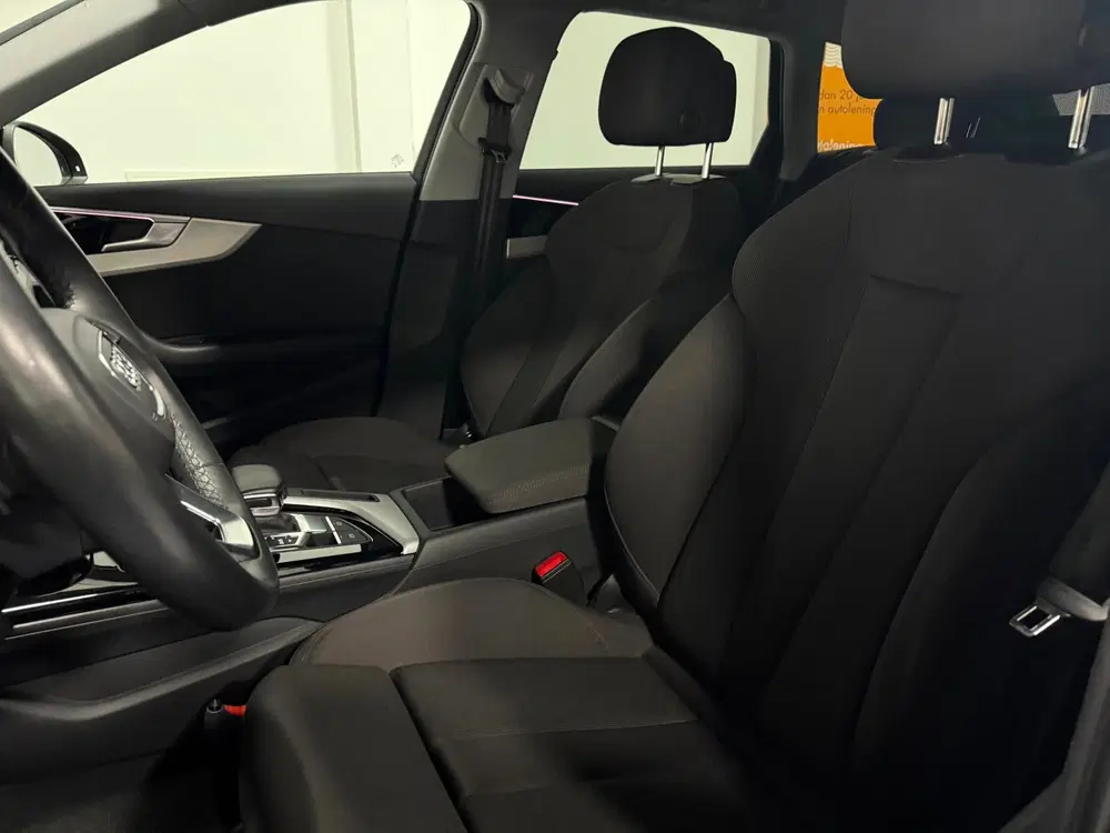 Audi A4 35 TFSI Advanced Edition Hybrid uit 2023, foto 10
