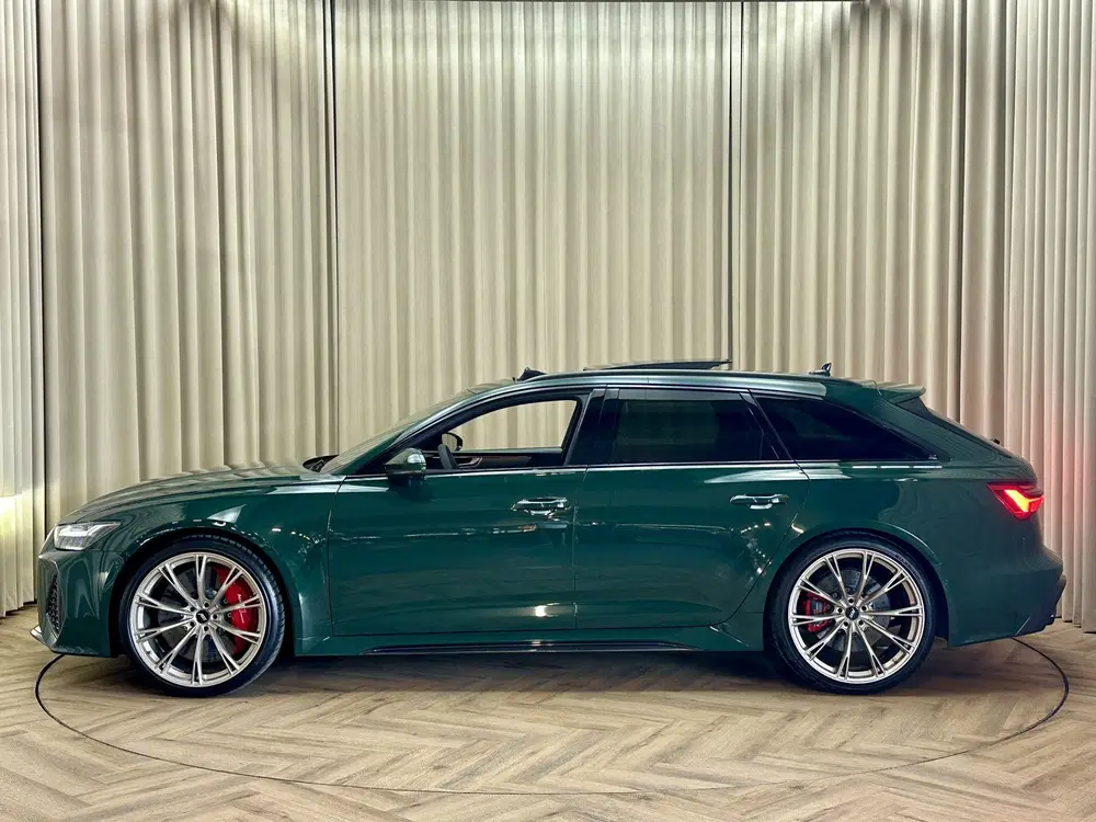 Audi RS6 uit 2020, foto 11