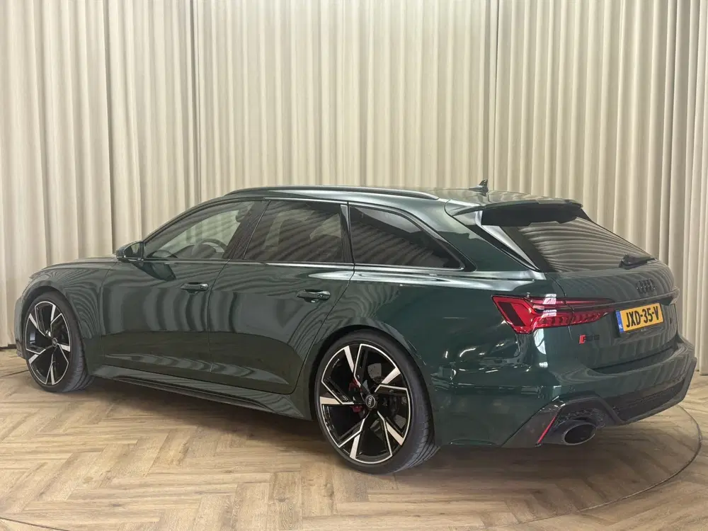 Audi RS6 uit 2020, foto 12
