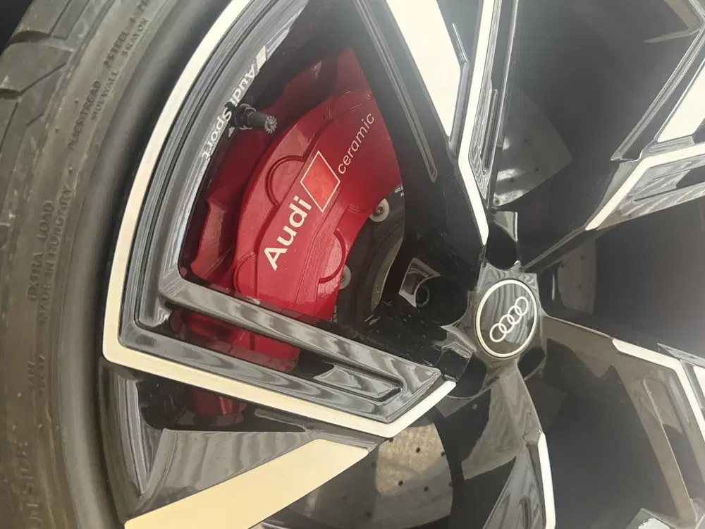 Audi RS6 uit 2020, foto 4